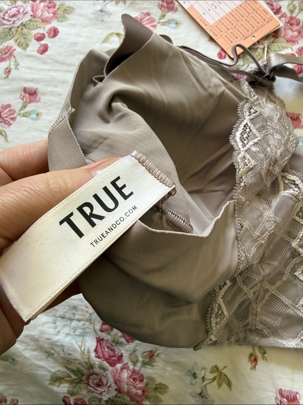True Body Racerback Lace Wireless Bra in Nude Blush XL - Picture 6 of 8